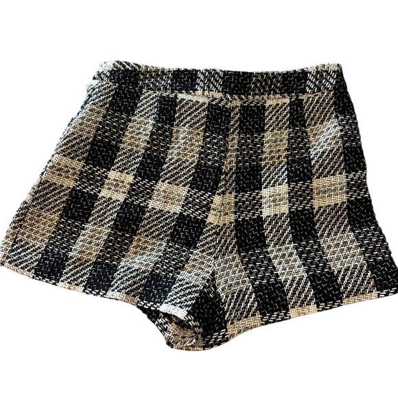 Zara Black and Cream High Waist Shorts - Picture 5 of 7